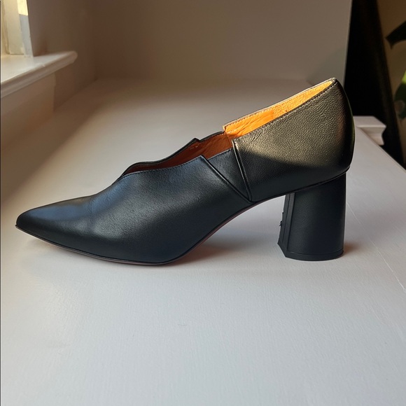 Chie Mihara Black Women's Pumps 2.5” heels size 39 - Picture 6 of 16